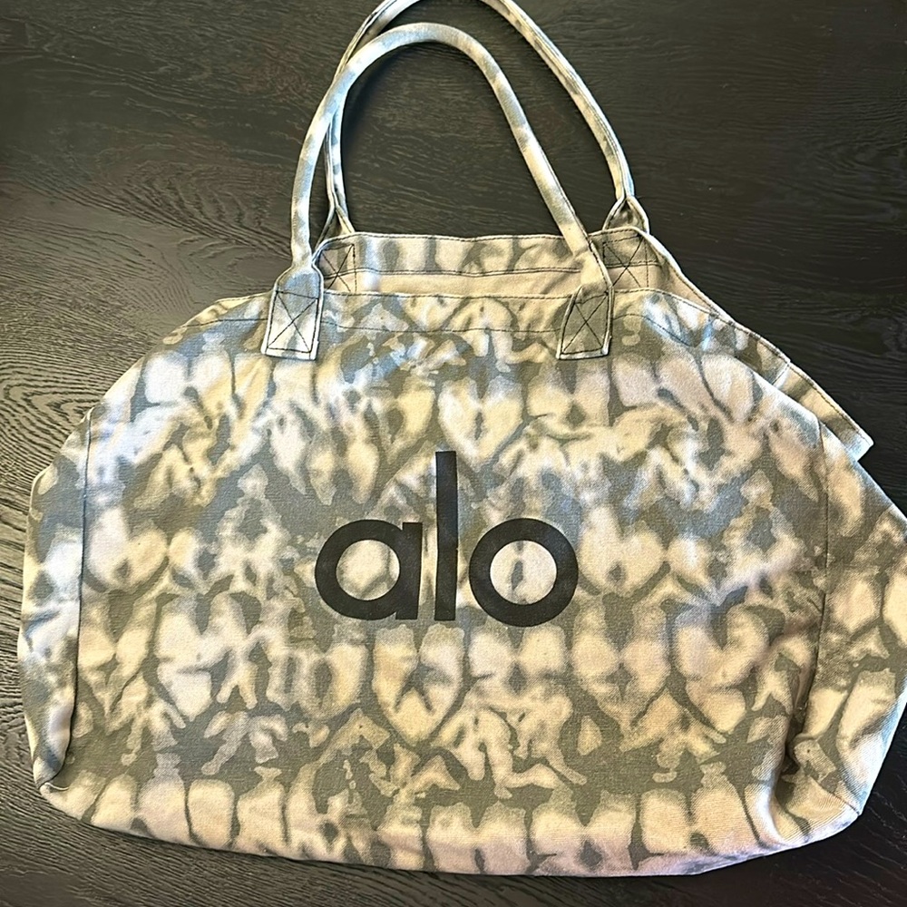 Alo gray and white tie-dye bag
